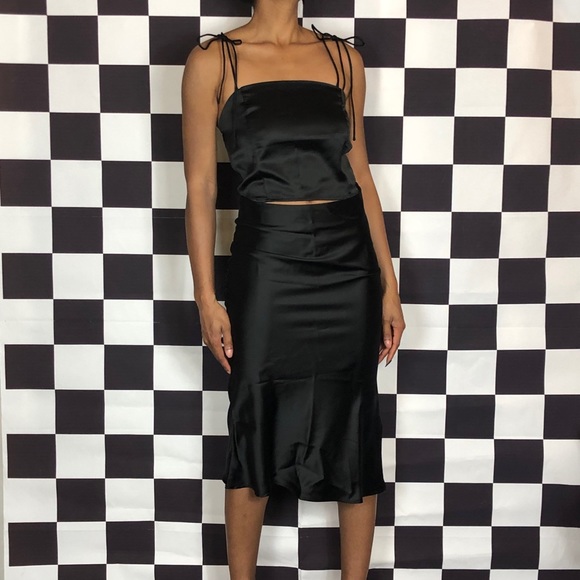 Black Crop Top - Picture 2 of 6